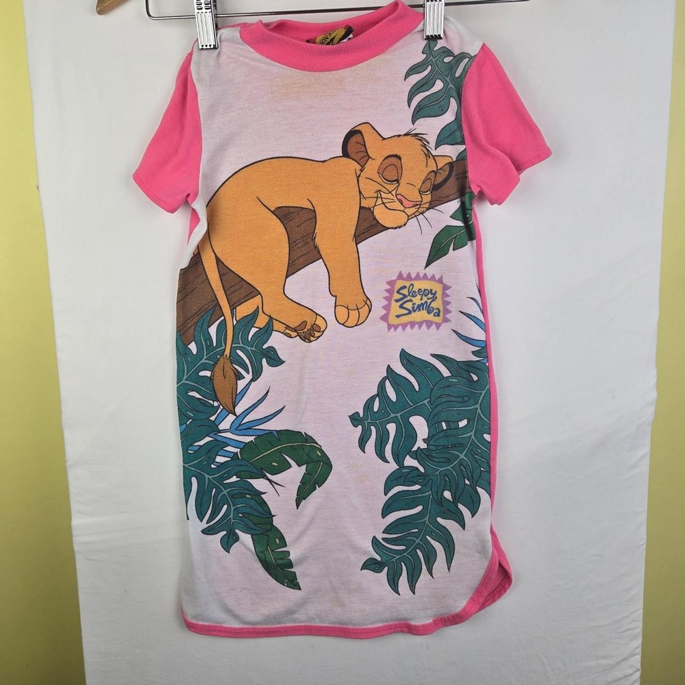 Disney The Lion King Sleeping Simba pink sleep shirt nightgown size 4. flaws